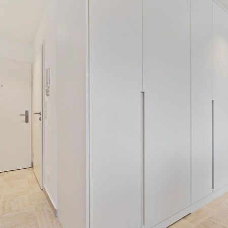לוקסמבורג Modern Studio With King Bed, Walk To Attractions מראה חיצוני תמונה