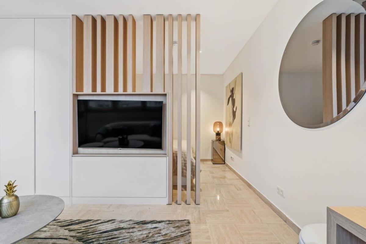 לוקסמבורג Modern Studio With King Bed, Walk To Attractions מראה חיצוני תמונה