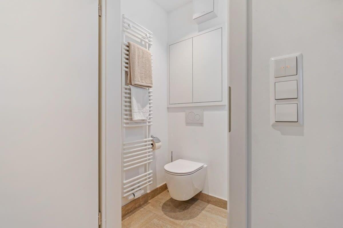 לוקסמבורג Modern Studio With King Bed, Walk To Attractions מראה חיצוני תמונה