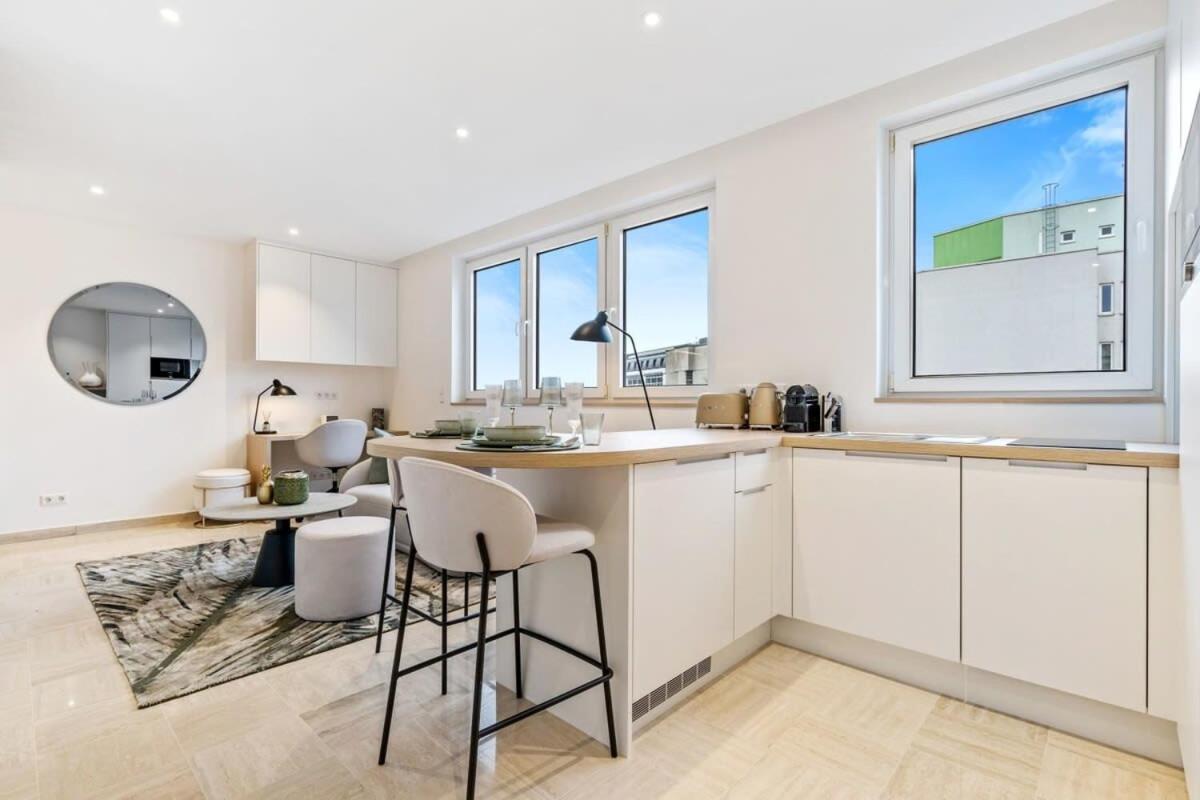 לוקסמבורג Modern Studio With King Bed, Walk To Attractions מראה חיצוני תמונה