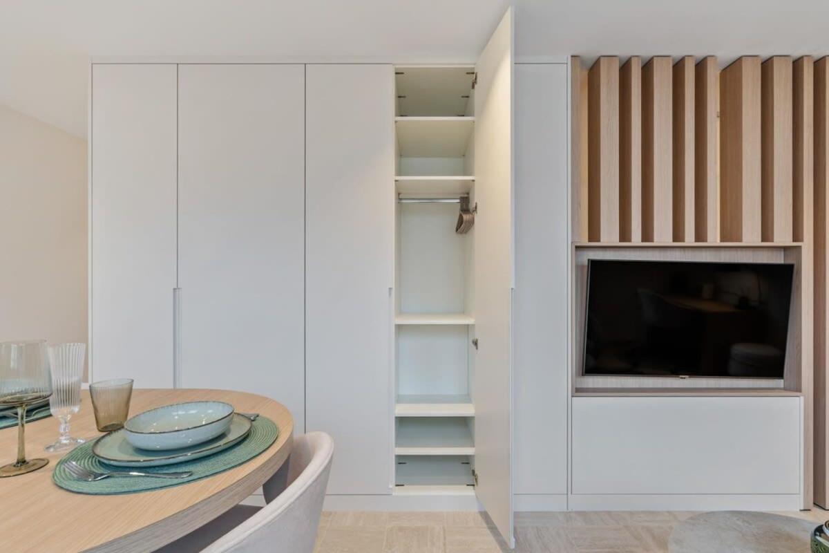 לוקסמבורג Modern Studio With King Bed, Walk To Attractions מראה חיצוני תמונה